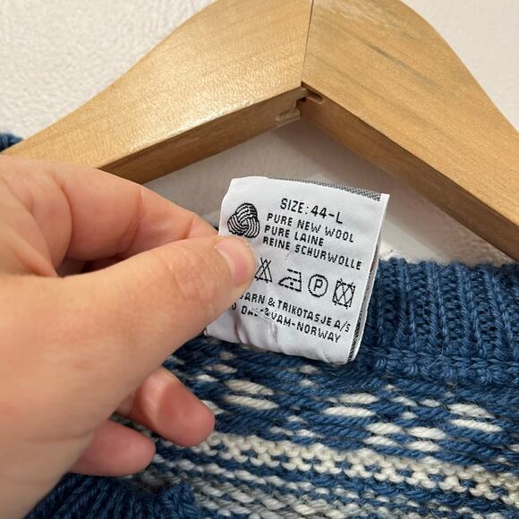 Dale of Norway Wool Sweater L Snowflake Nordic Cardigan Silver Clasps Vintage - Picture 8 of 9